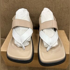New Alohas Decade Bicolor Beige and White Sandals, Size 38 EUR, 7-7.5 US